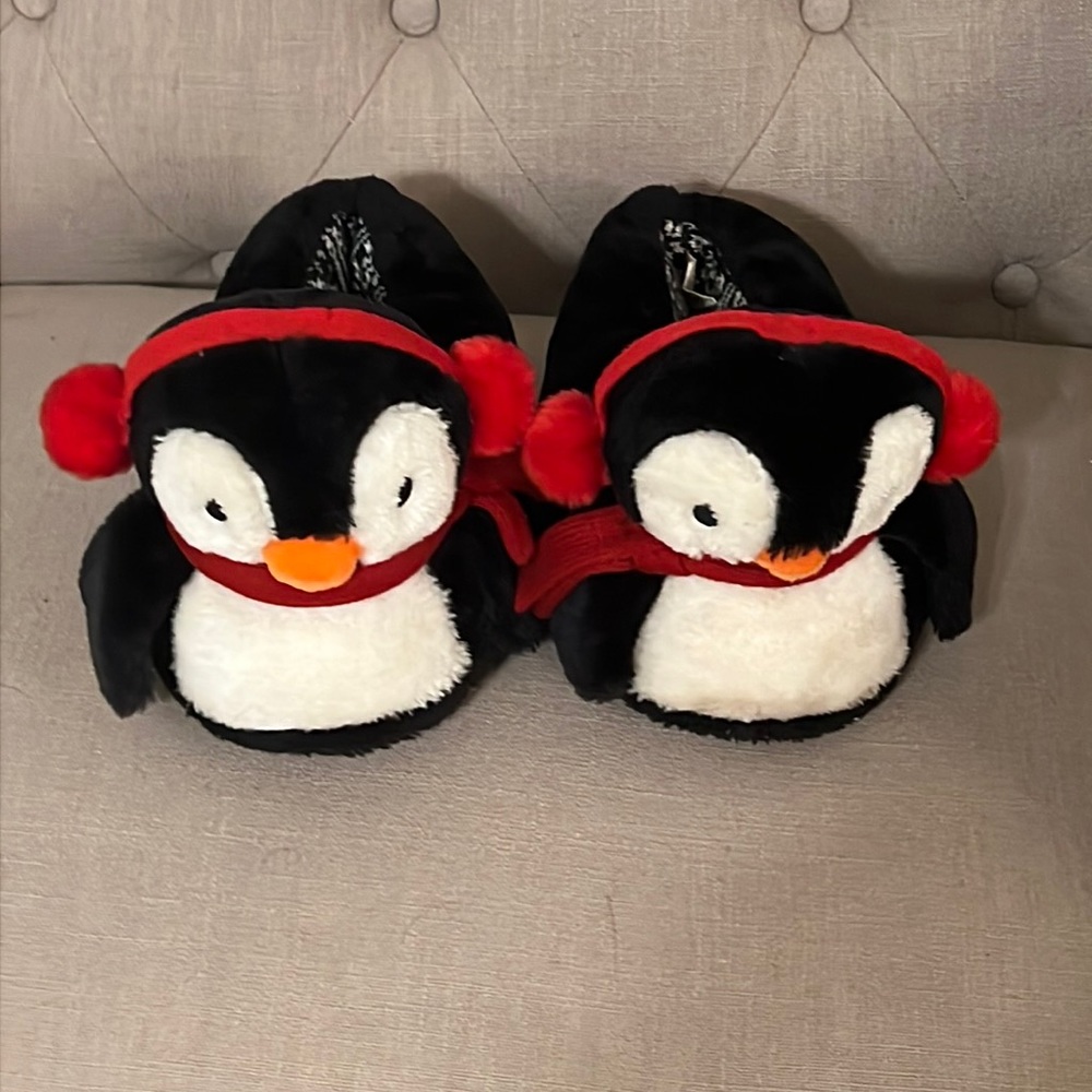 Prince and Fox Penguin Slippers Size Large Women’s